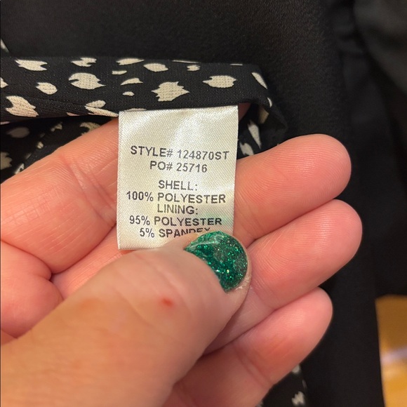 Skies are Blue Black Shiny Ruched Sleeve Blazer - Size 1X - Picture 6 of 7